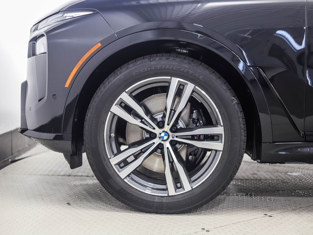 Used 2026 BMW X7 40i with VIN 5UX23EM01T9103854 for sale in Minneapolis, Minnesota