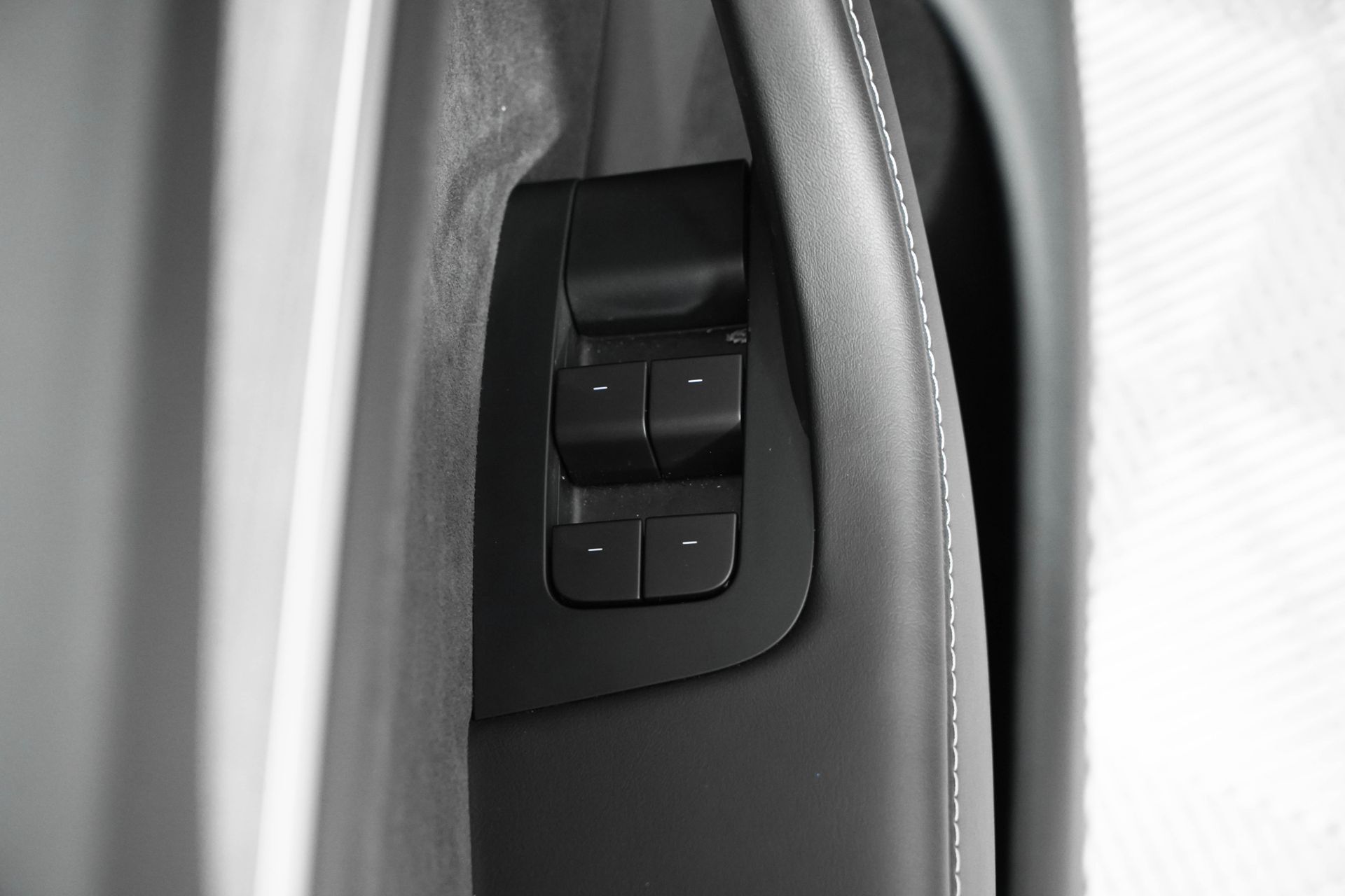 2024 Tesla Model Y Long Range photo 16