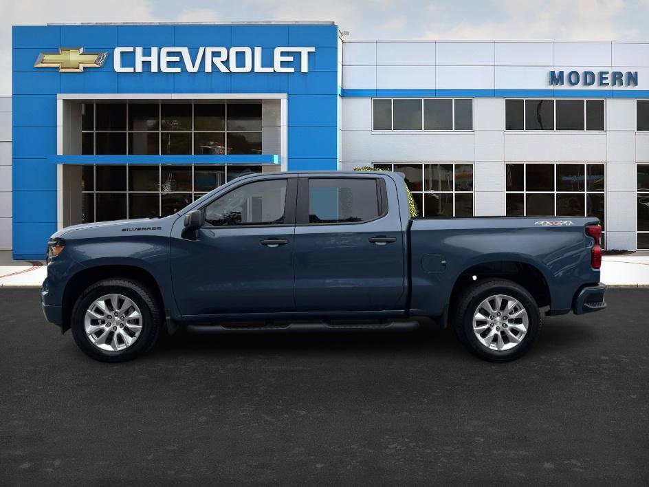 2024 Chevrolet Silverado 1500 Custom photo 2