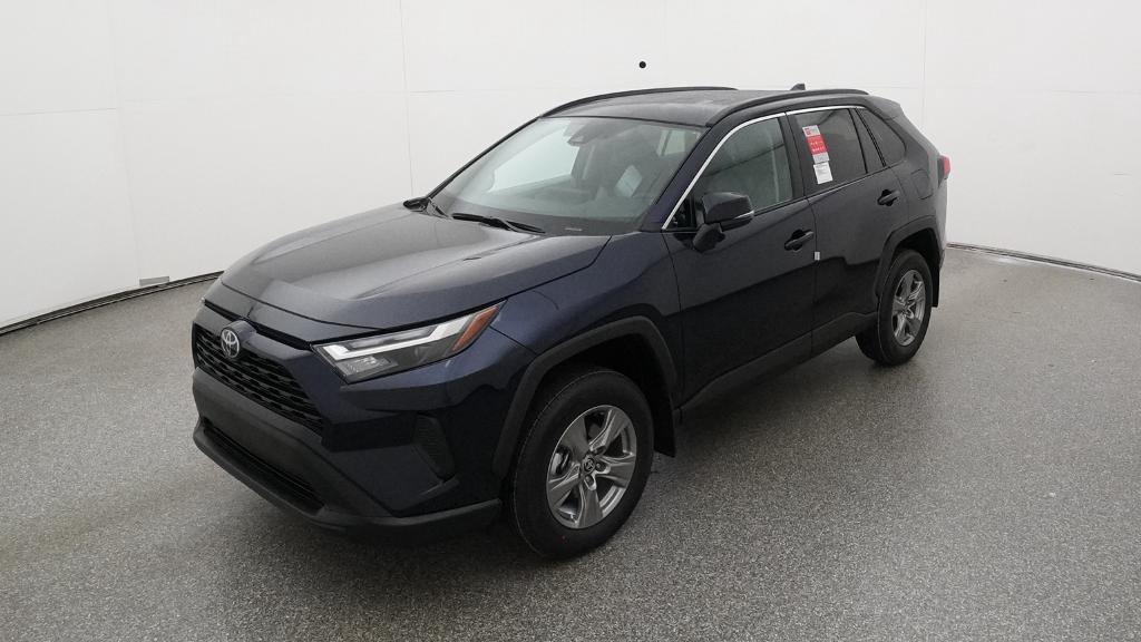 2025 Toyota RAV4 XLE's photo