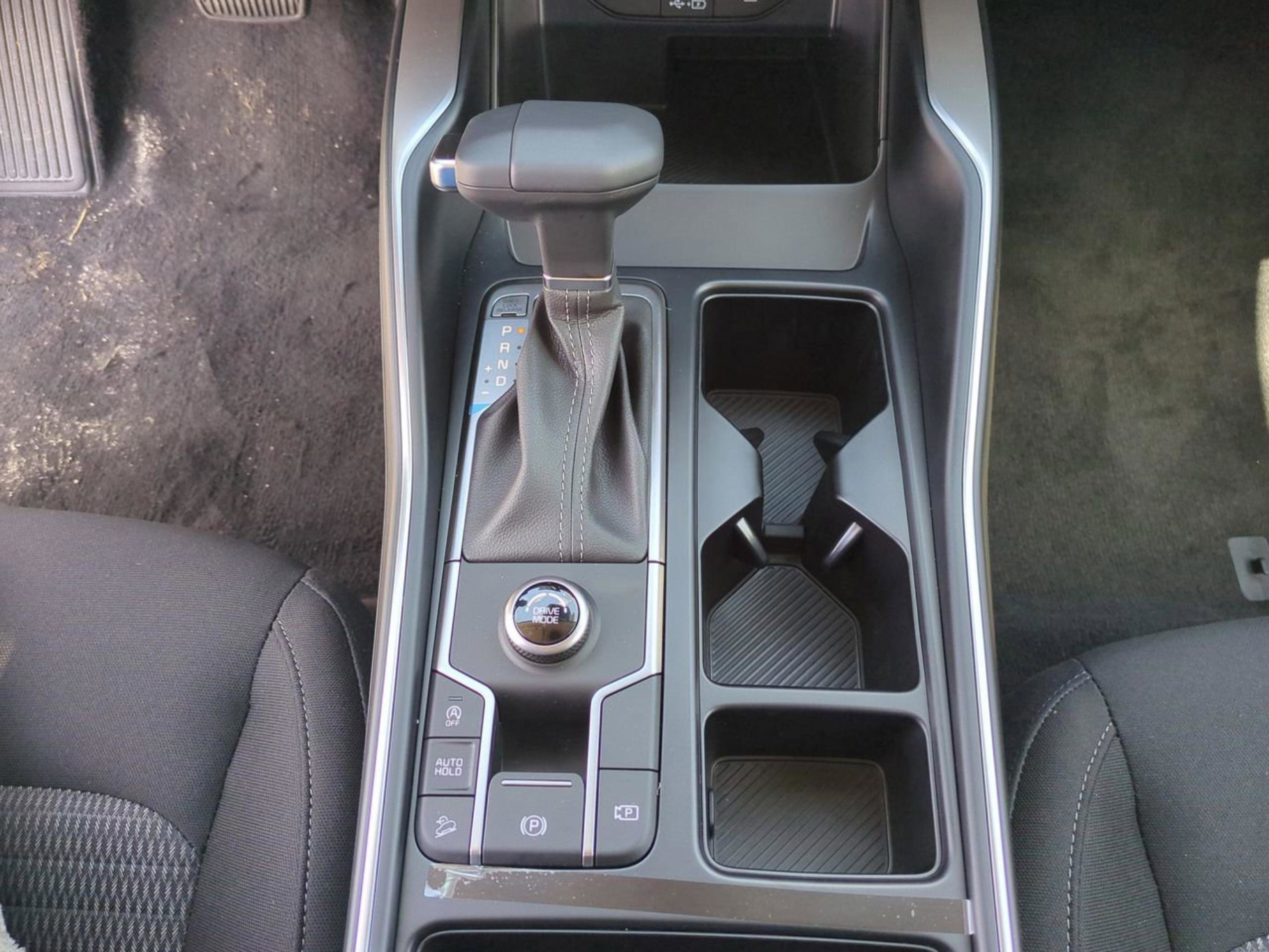 2026 Kia Sorento LX photo 16