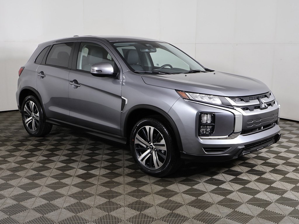 2025 Mitsubishi Outlander Sport SE photo 2