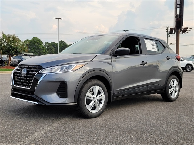 2025 Nissan Kicks Play S photo 4