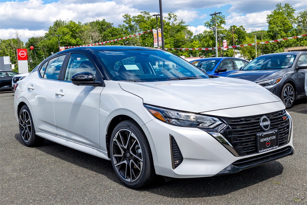 2025 Nissan Sentra SR photo 3