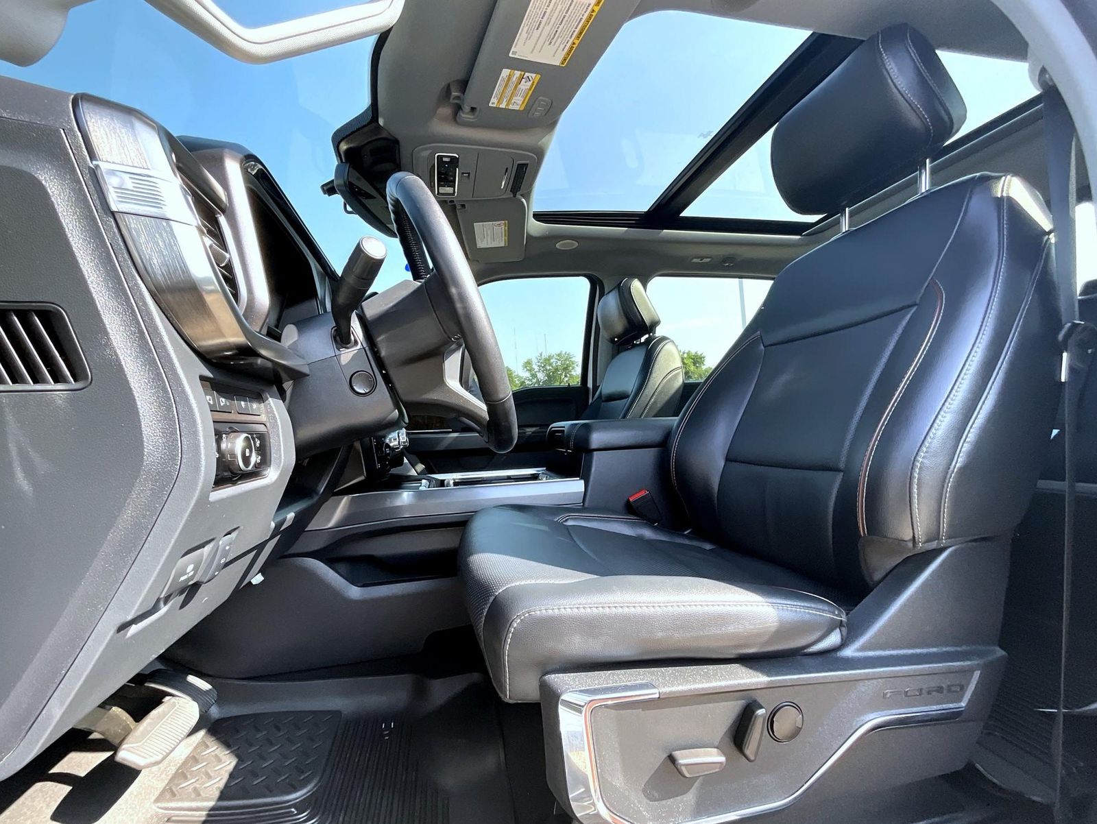 2024 Ford F-250 Lariat photo 10