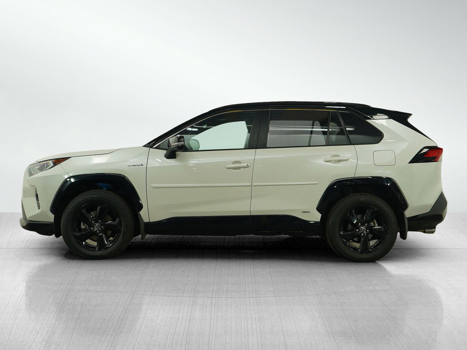 Used 2020 Toyota RAV4 XSE with VIN 2T3EWRFV8LW086685 for sale in Bloomington, Minnesota