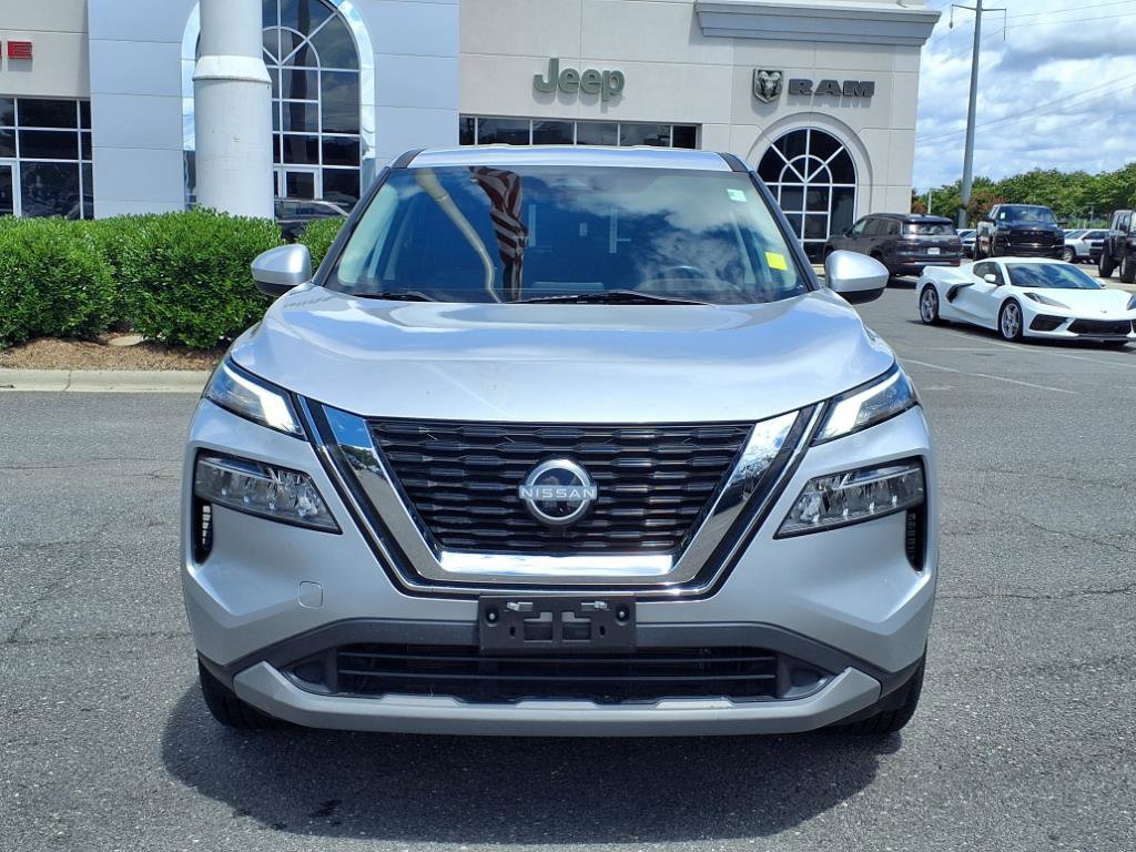 2023 Nissan Rogue SV's photo