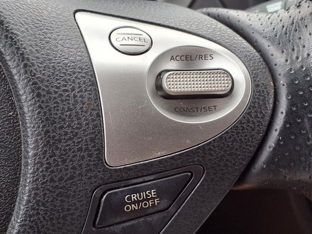 2012 Nissan Juke SL photo 17