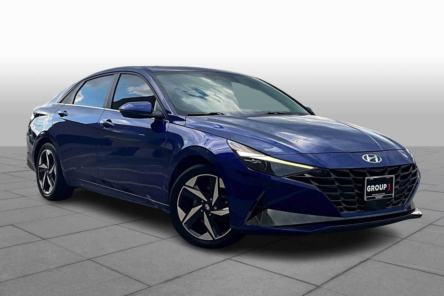 2022 Hyundai Elantra Hybrid Limited photo 2