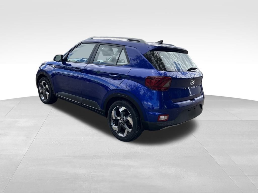 2022 Hyundai Venue SEL Limited photo 4