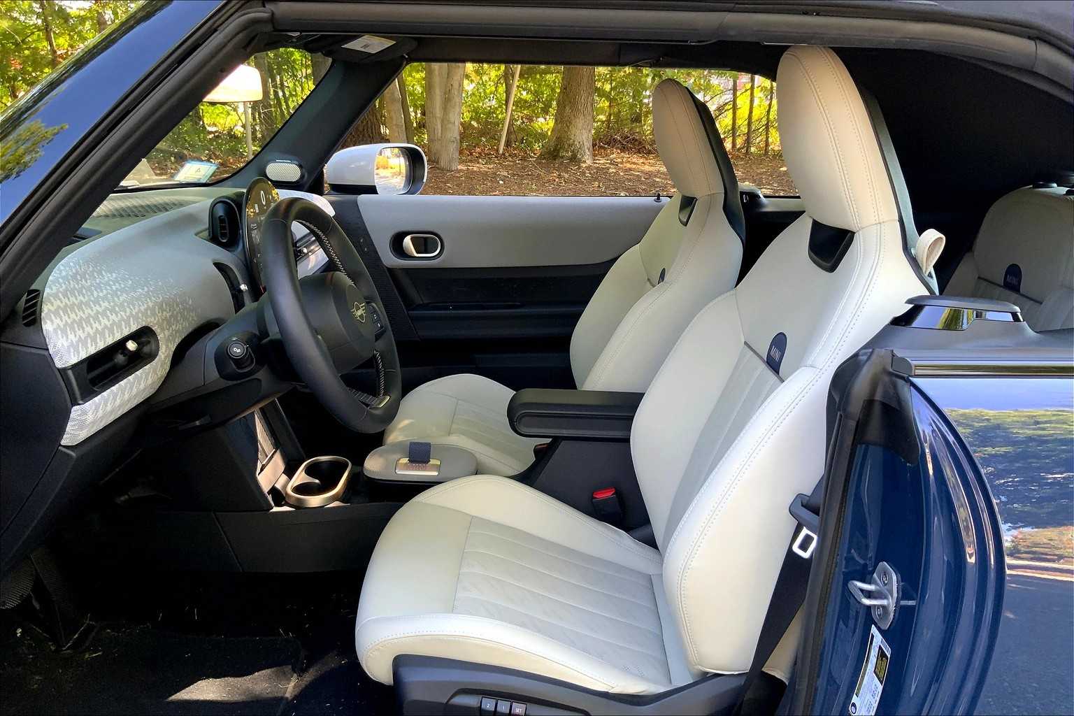 2025 Mini Cooper Convertible S photo 8