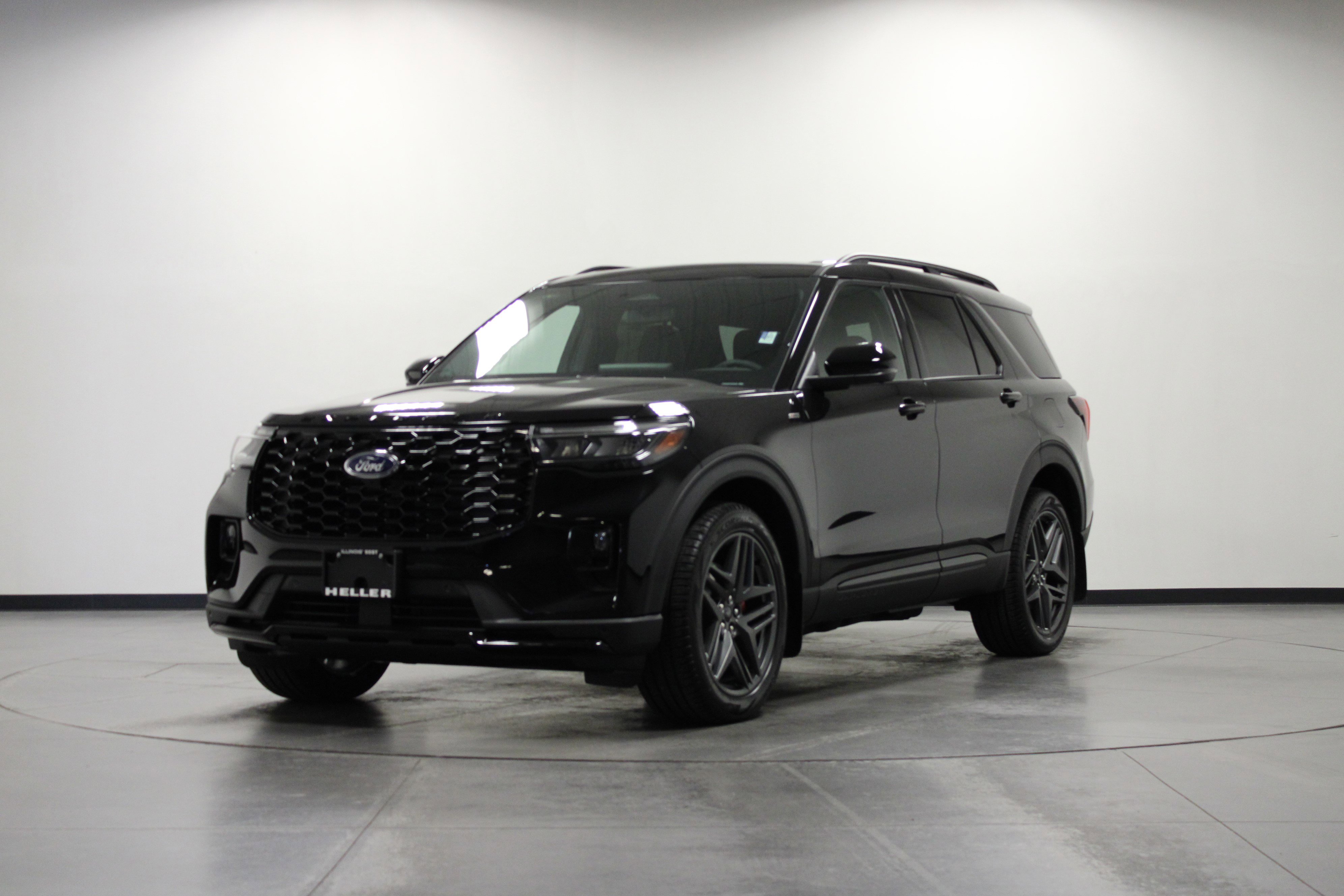 2025 Ford Explorer ST-Line photo 6