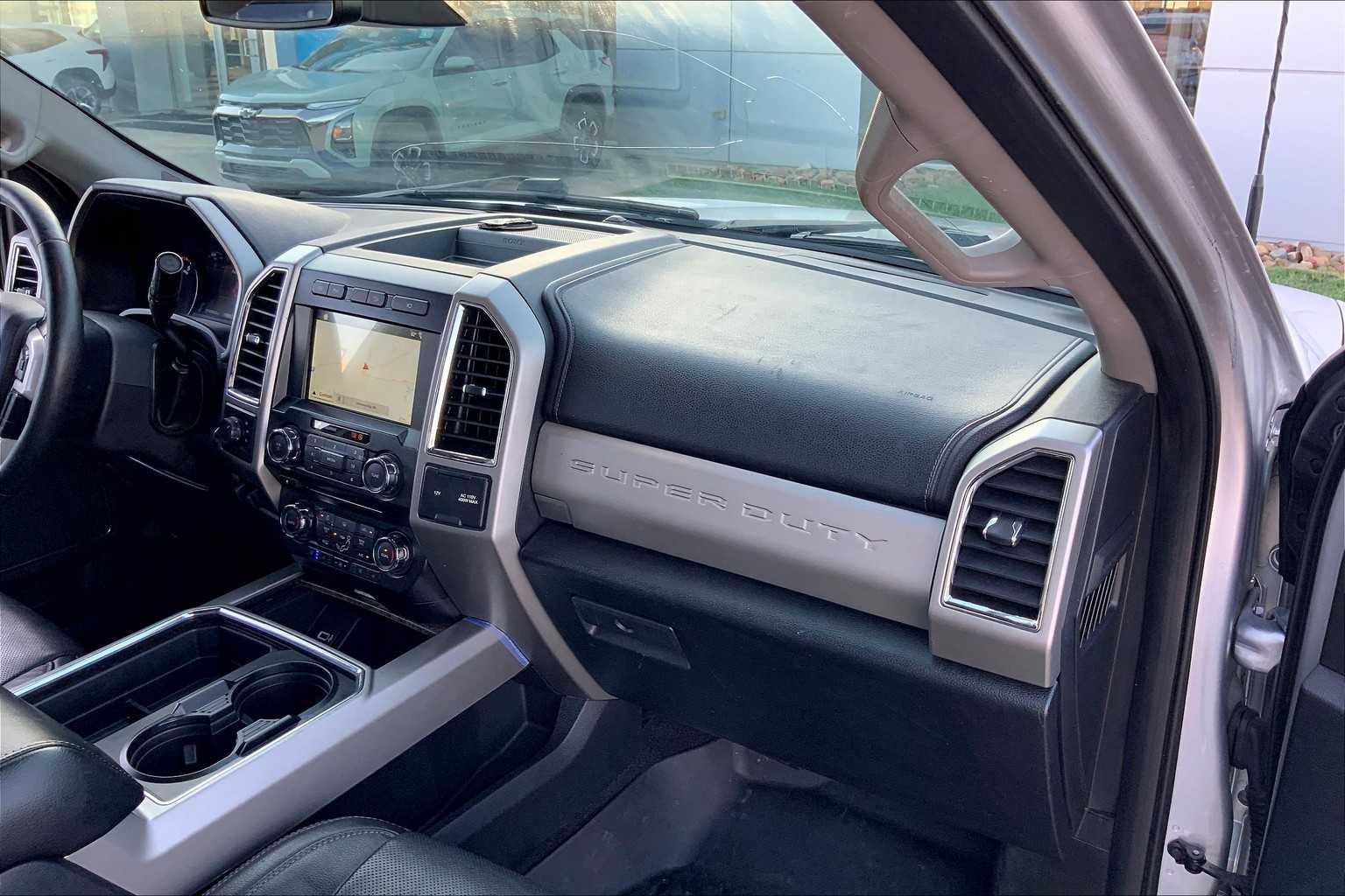 2018 Ford F-250 Lariat photo 15