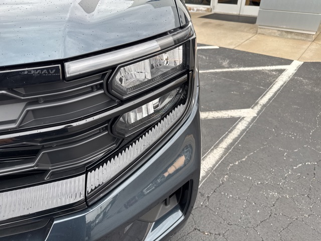 2025 Ford Expedition photo 38