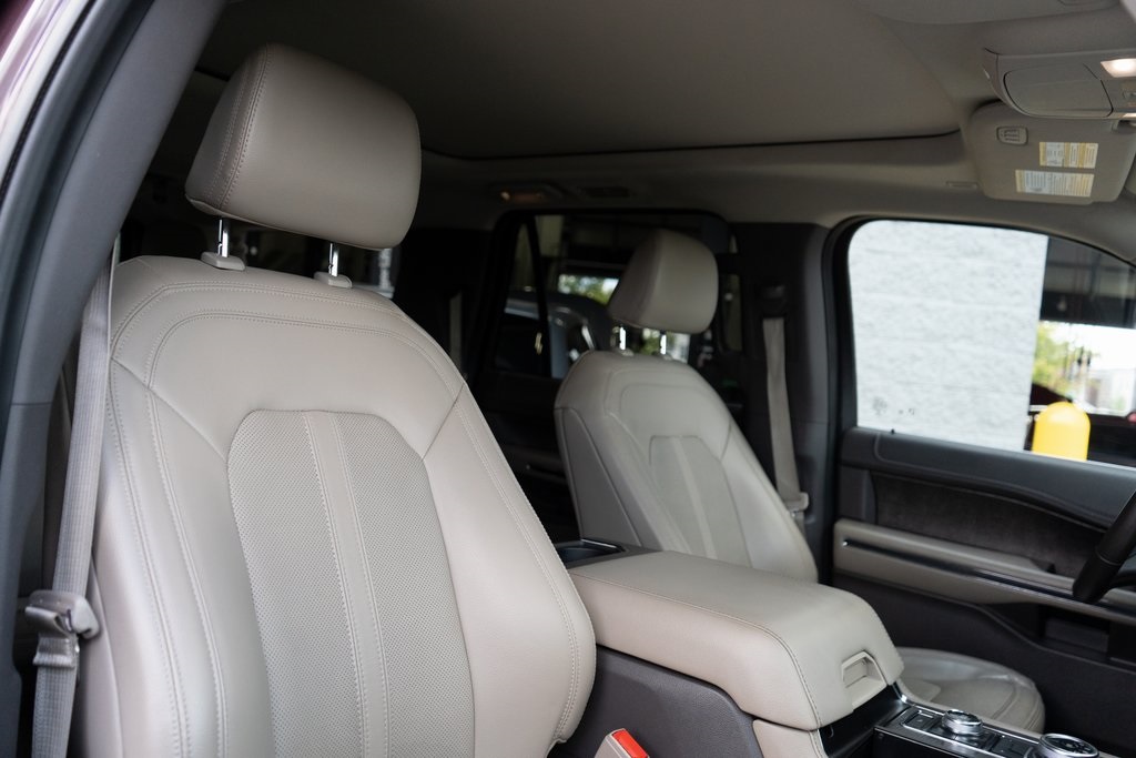 2021 Ford Expedition MAX Limited photo 12