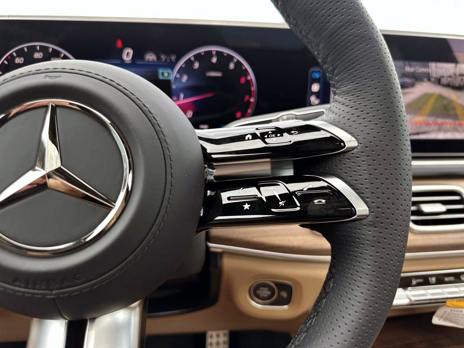 2026 Mercedes Benz GLS 450 4MATIC photo 25