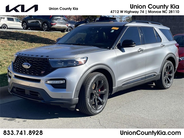 2020 Ford Explorer ST's photo