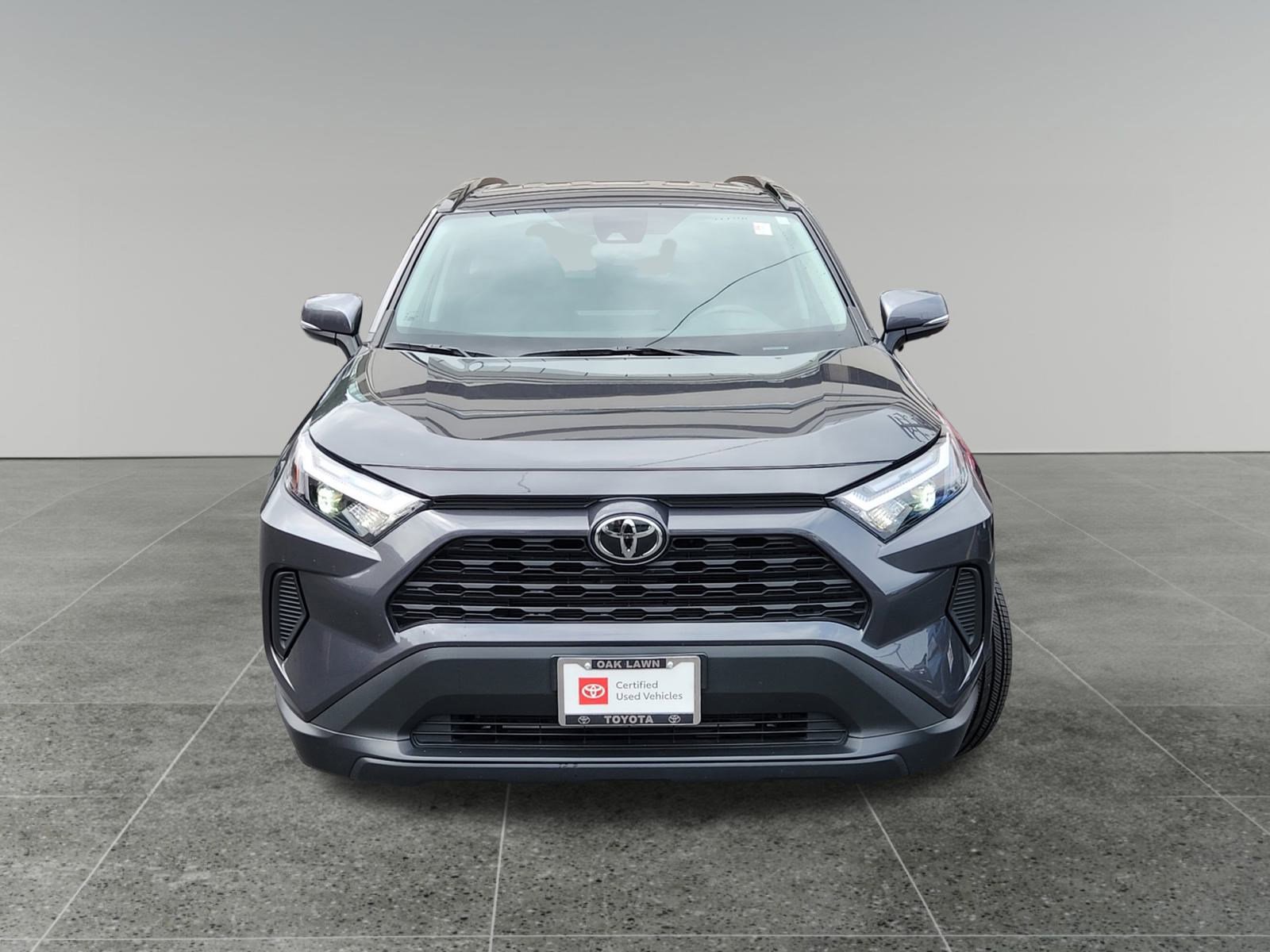 2025 Toyota RAV4 XLE photo 2