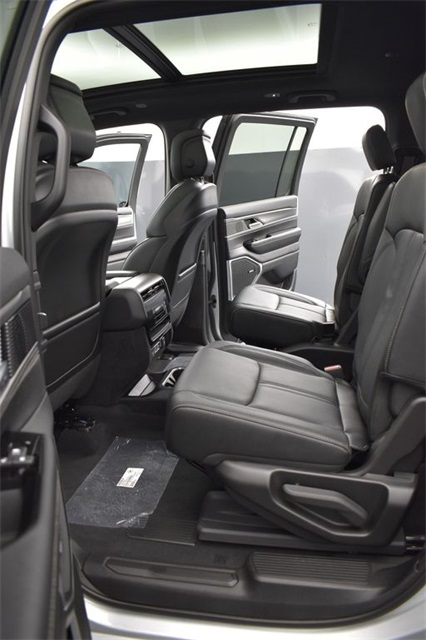 2025 Jeep Wagoneer Series II photo 10