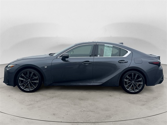 2022 Lexus IS 350 F SPORT photo 2
