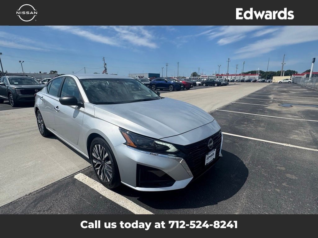 2024 Nissan Altima 2.5 SV photo 3