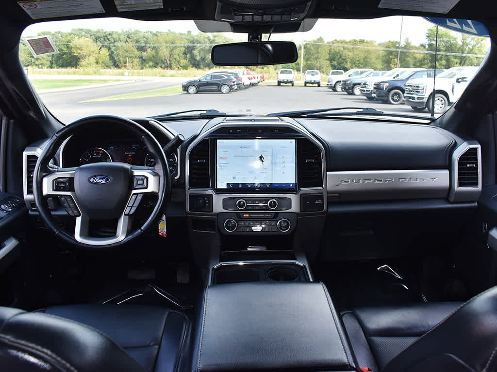 2022 Ford F-350 Lariat photo 3