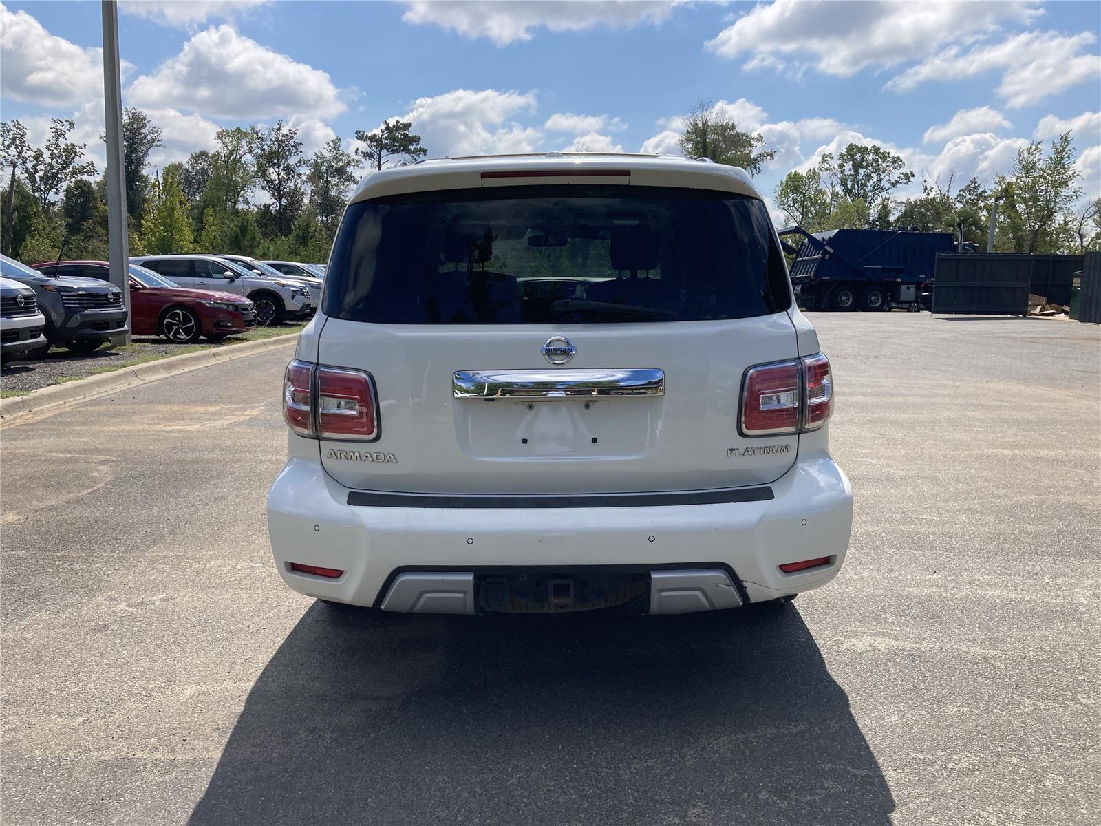 2017 Nissan Armada Platinum photo 3