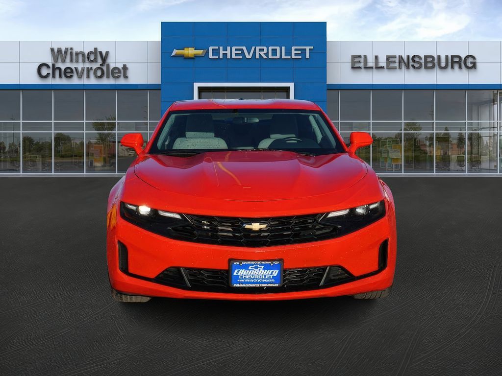 2023 Chevrolet Camaro 1LT photo 2