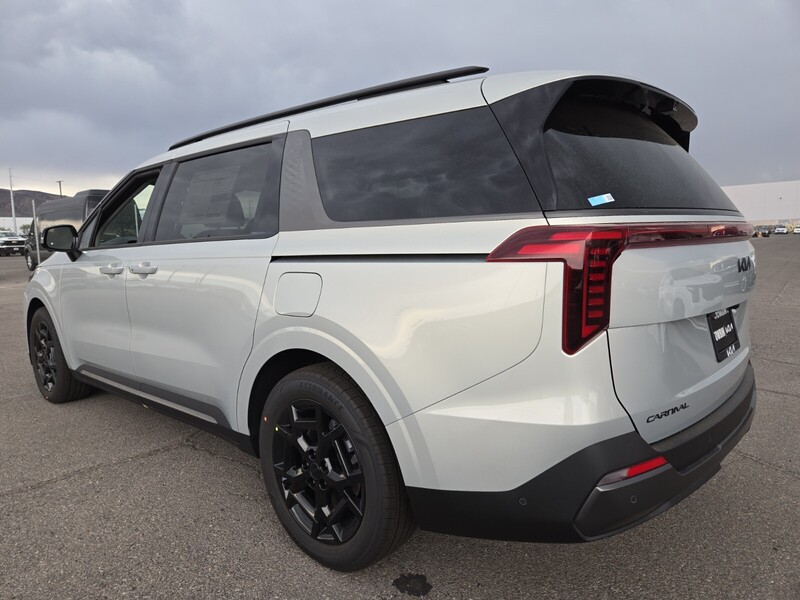 2026 Kia Carnival SX Prestige photo 3