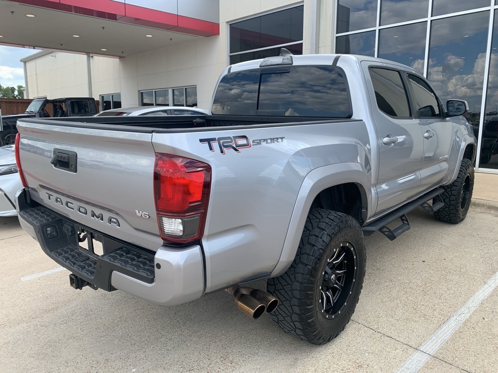 2019 Toyota Tacoma TRD Sport photo 4
