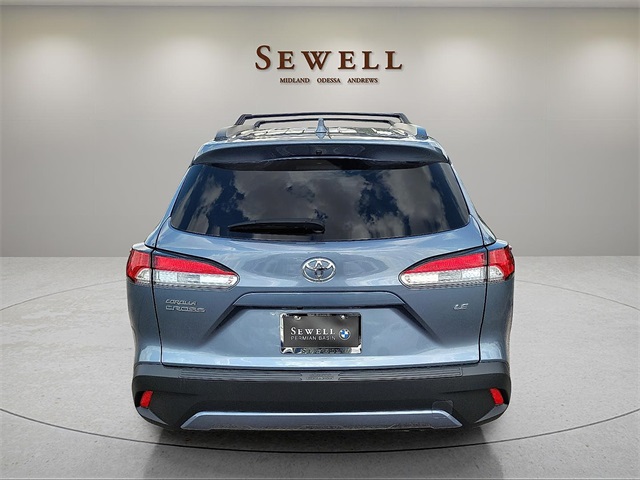 2024 Toyota Corolla Cross LE photo 4