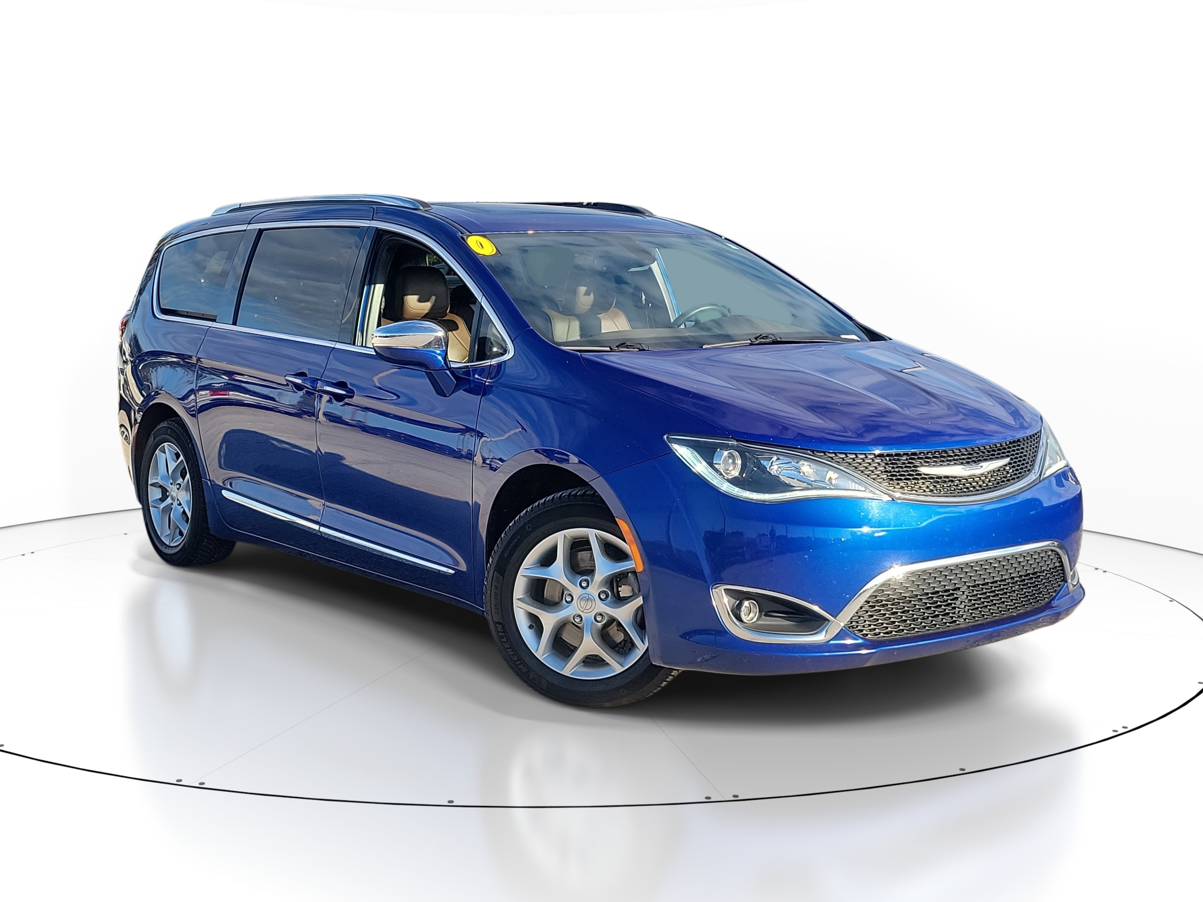 2020 Chrysler Pacifica Limited's photo