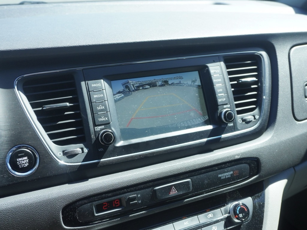 2017 Kia Sedona LX photo 14
