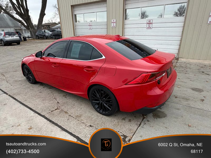 2017 Lexus IS 200t photo 2