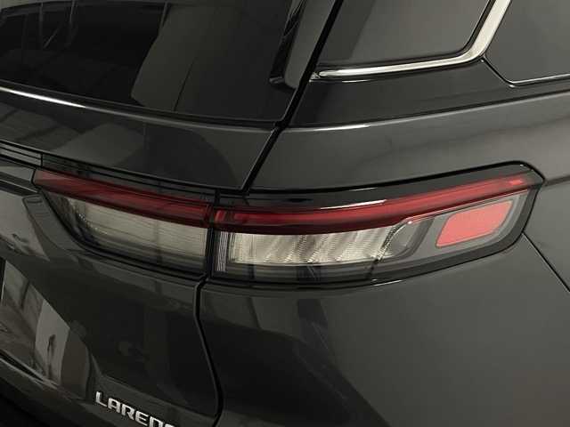 2024 Jeep Grand Cherokee Laredo photo 9
