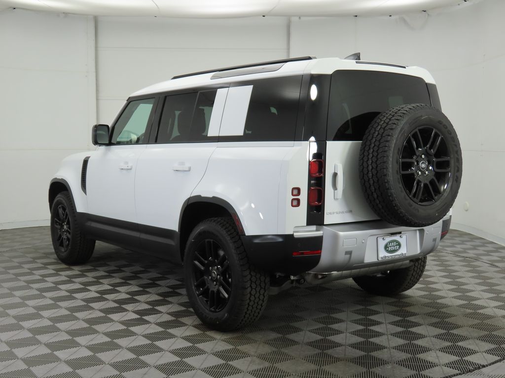 2025 Land Rover Defender 110 S photo 7