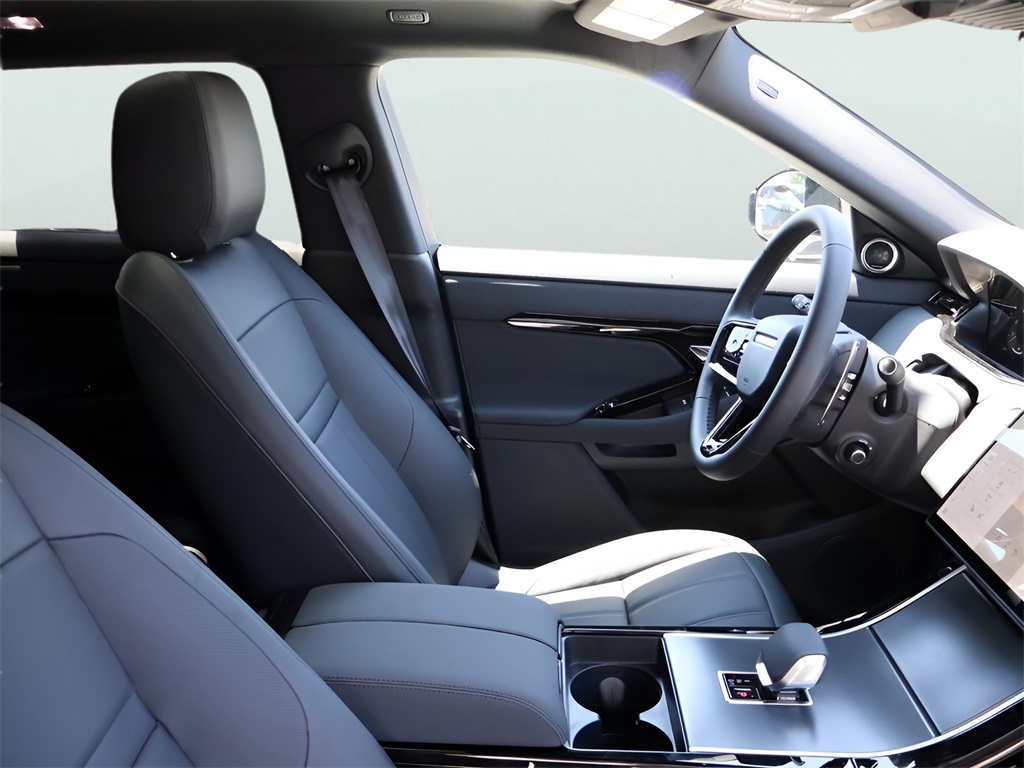 2026 Land Rover Range Rover Evoque S photo 8