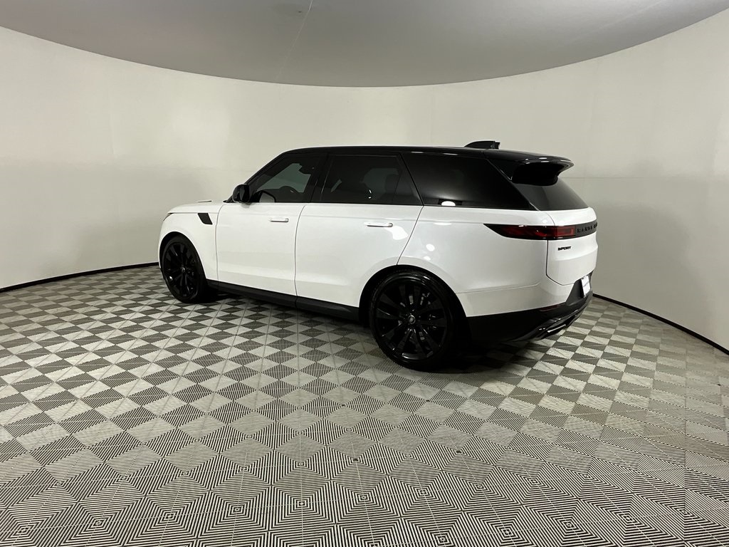 2024 Land Rover Range Rover Sport SE photo 3