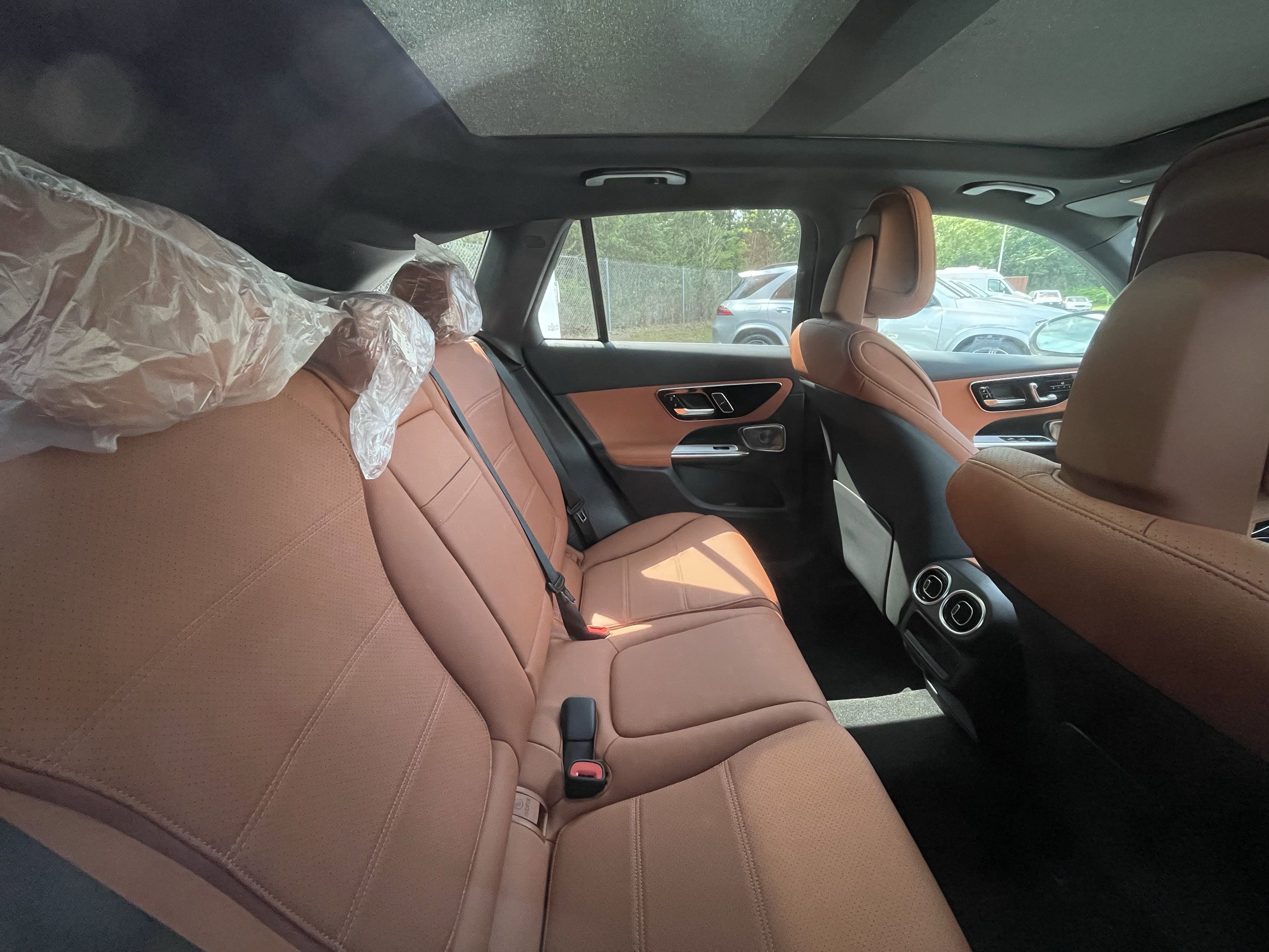 2025 Mercedes Benz GLC 300 4MATIC photo 2