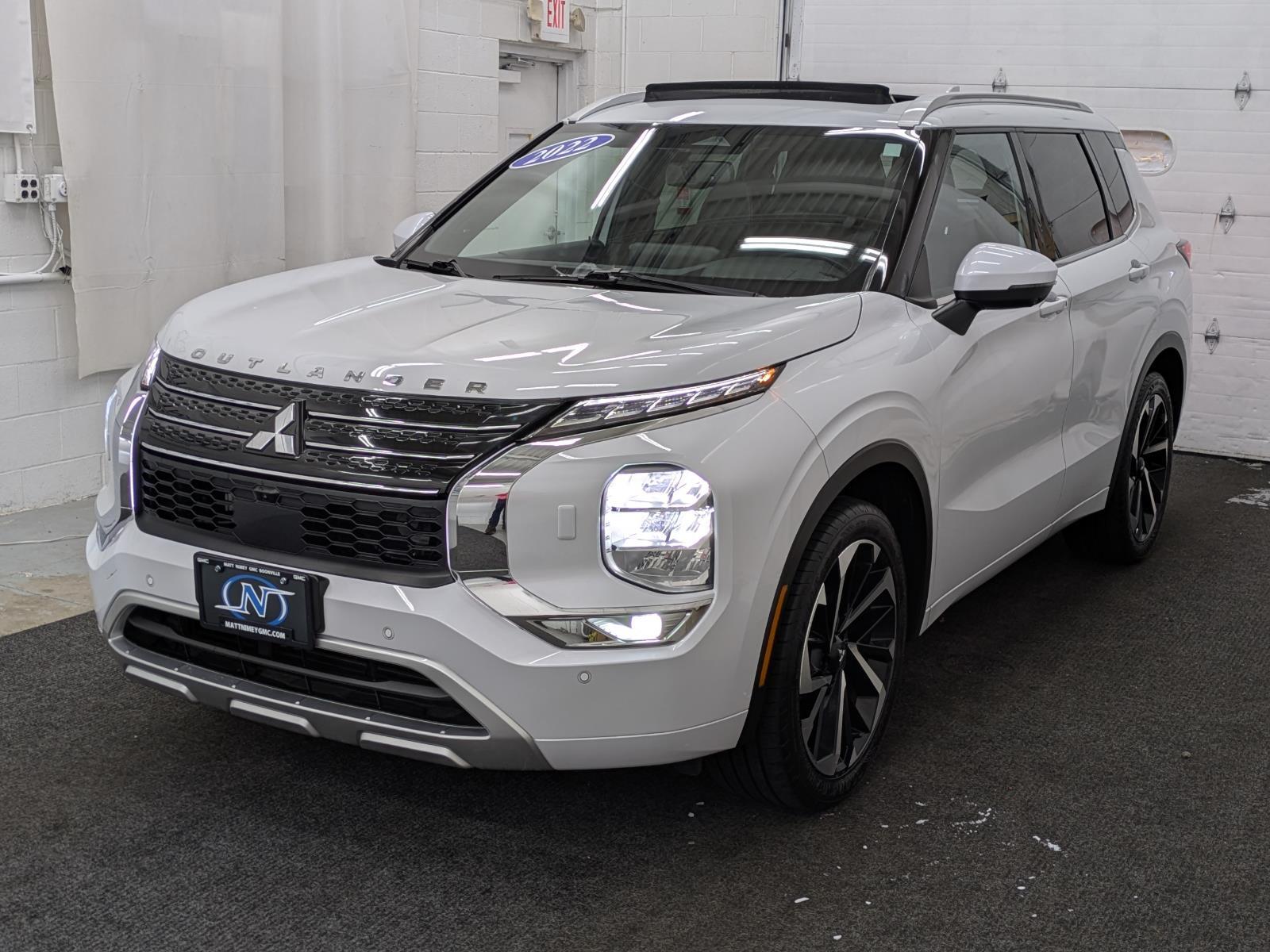 2022 Mitsubishi Outlander SEL Launch Edition's photo