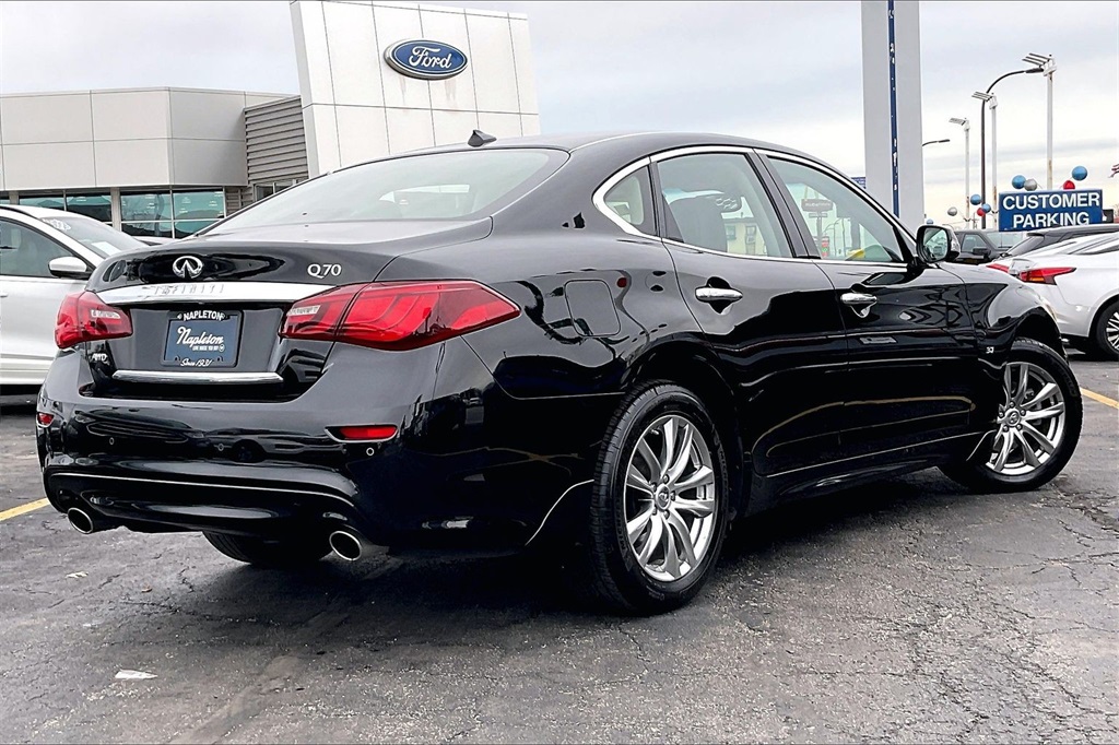 2019 INFINITI Q70 - Image 11