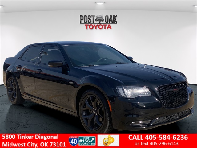 2022 Chrysler 300 S's photo
