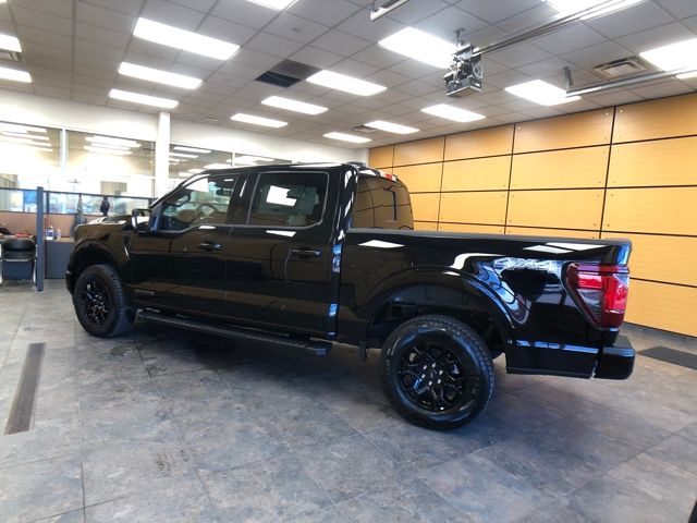 2025 Ford F-150 XLT photo 3