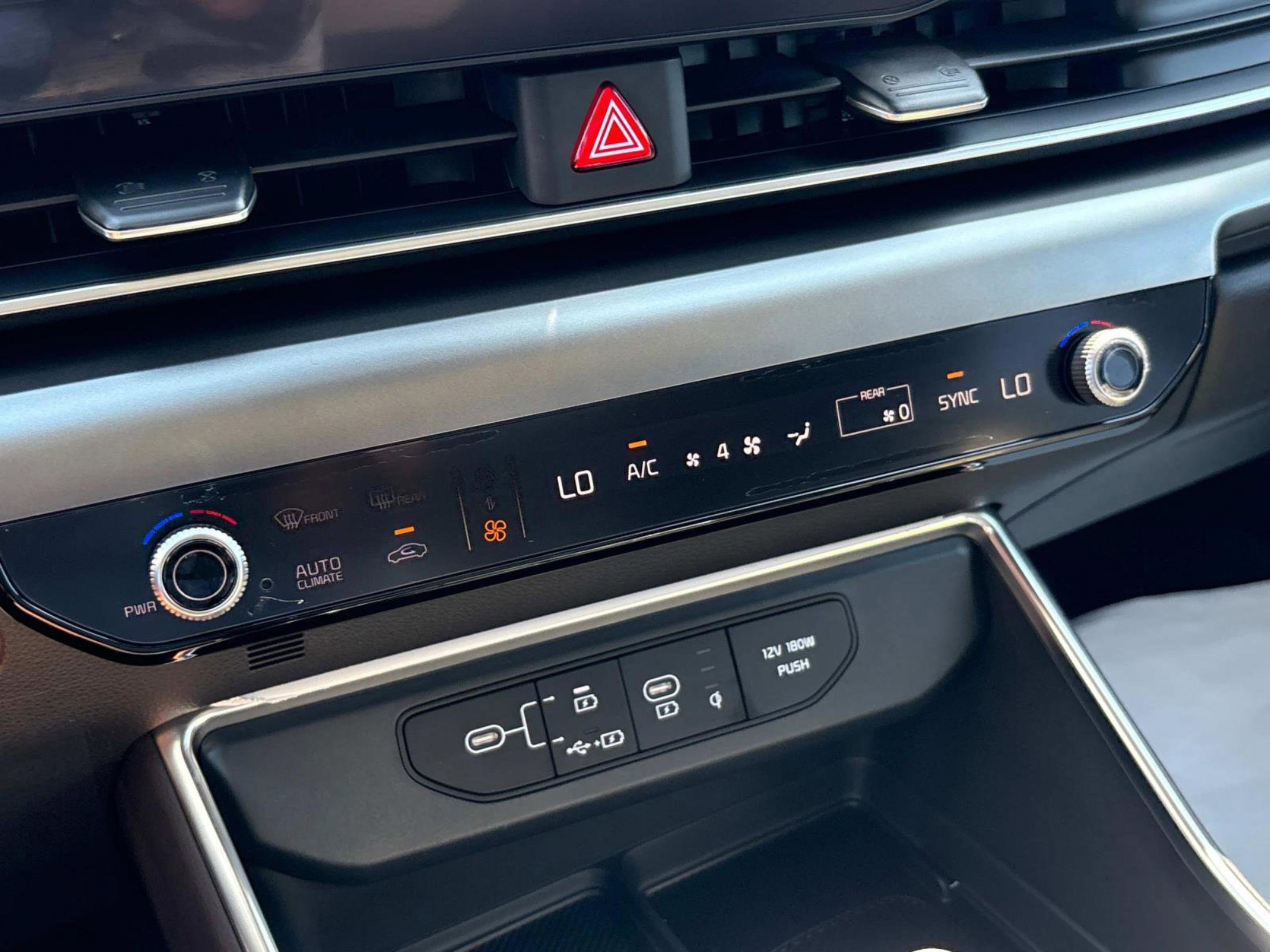 2026 Kia Carnival SX photo 29