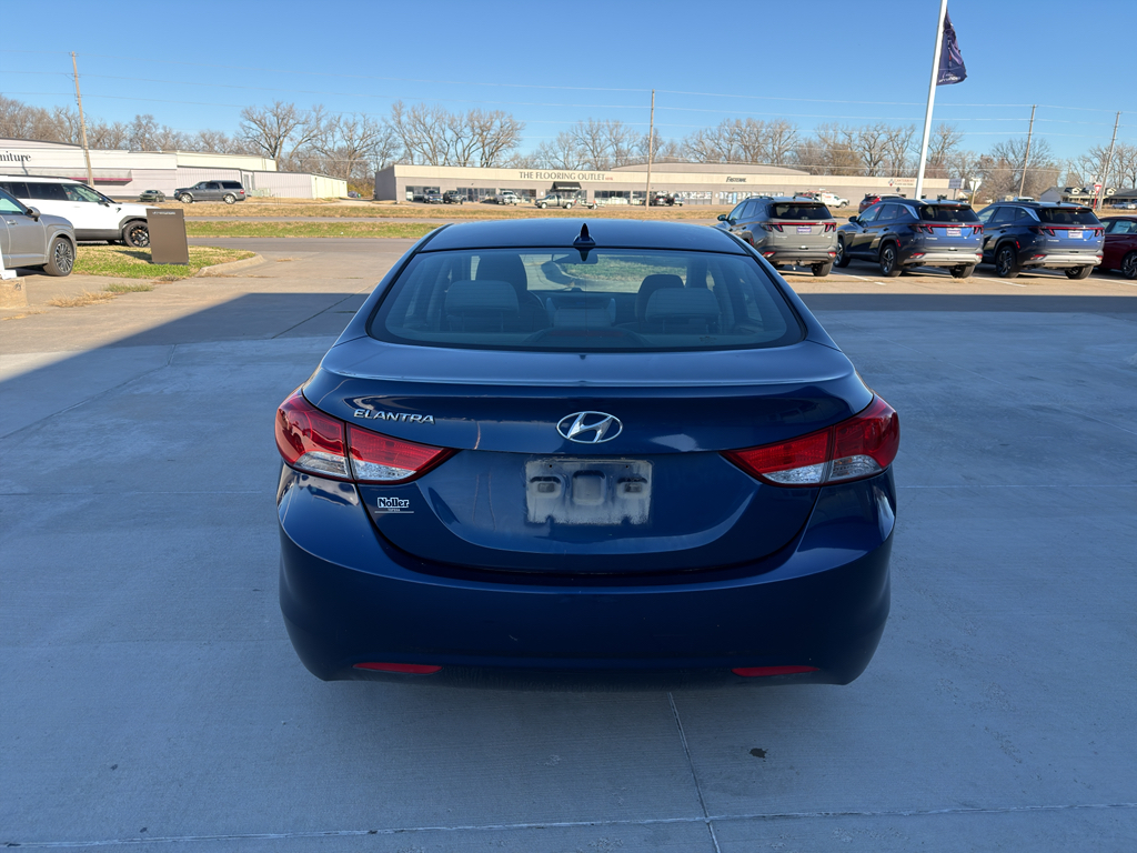 2013 Hyundai Elantra GLS photo 3