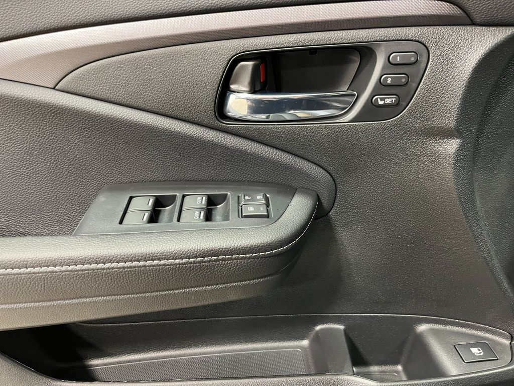 2025 Honda Ridgeline RTL photo 10