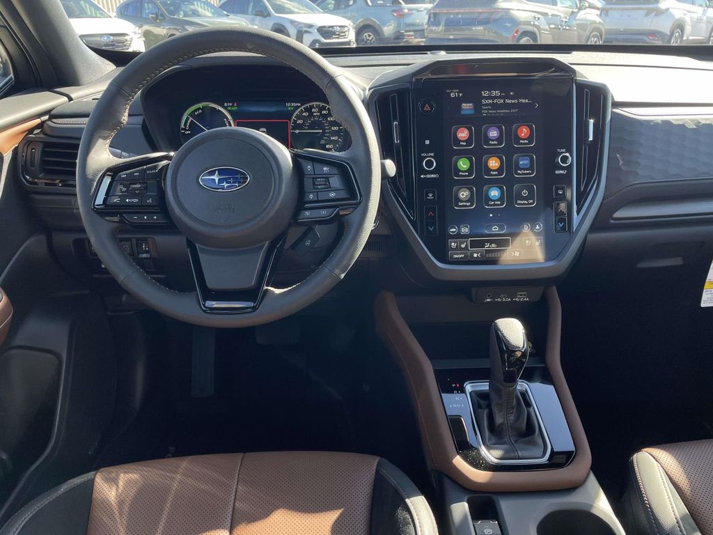 2025 Subaru Forester Touring photo 4