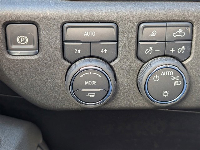 2025 Chevrolet Silverado 1500 LT photo 17