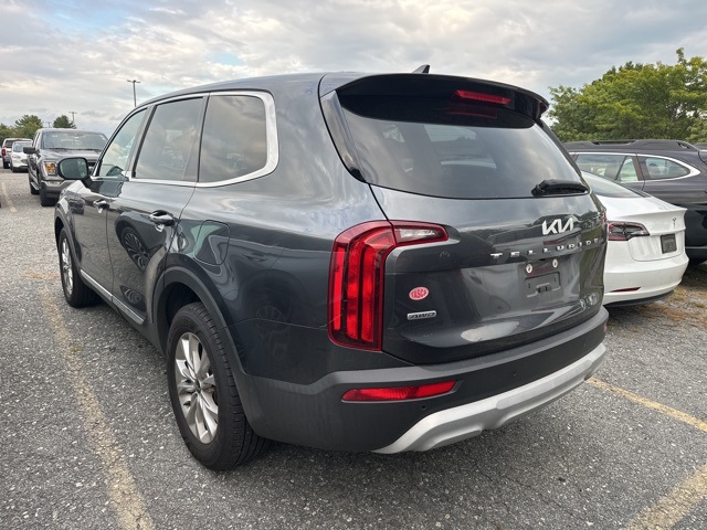 2022 Kia Telluride LX photo 2