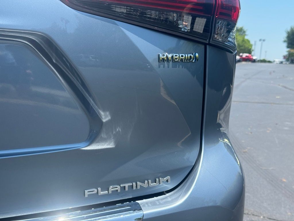 2023 Toyota Highlander Hybrid Platinum photo 7